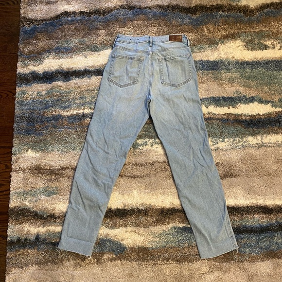 Hollister Ultra High Rise Mom Jean - Picture 2 of 4